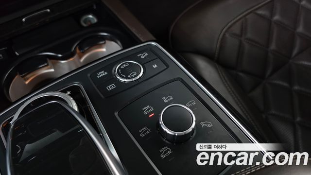 Mercedes-Benz GLS-Class 2019 — photo 33