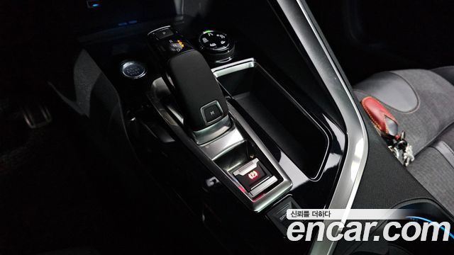 Peugeot 5008 2020 — photo 9