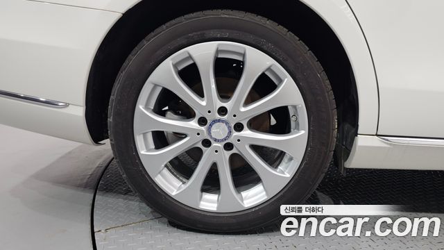 Mercedes-Benz E-Class 2017 — photo 5
