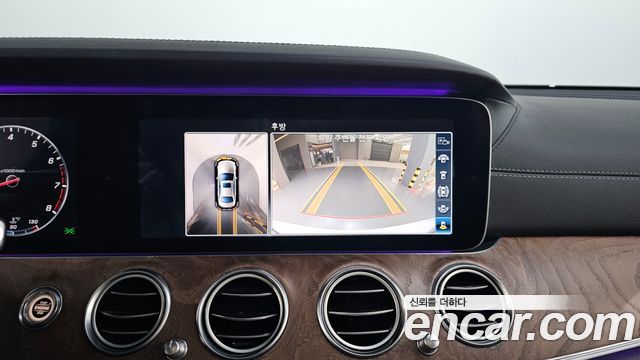 Mercedes-Benz E-Class 2017 — photo 15