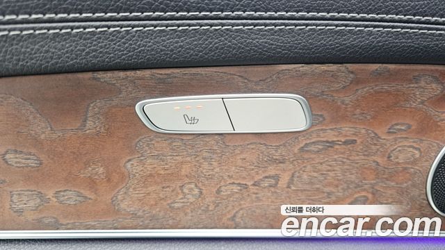 Mercedes-Benz E-Class 2017 — photo 19