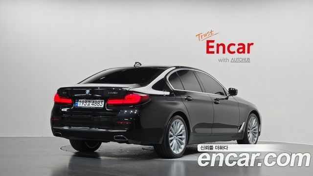 BMW 5-Series 2023 — photo 2