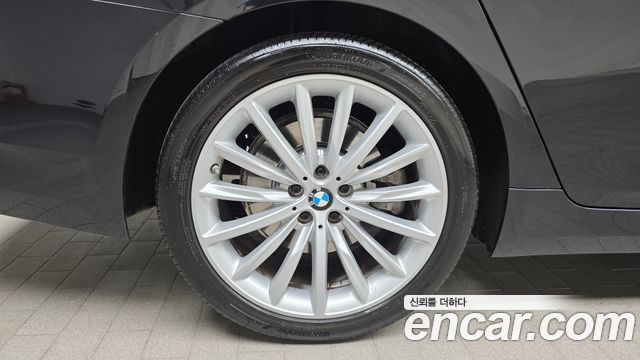 BMW 5-Series 2023 — photo 5