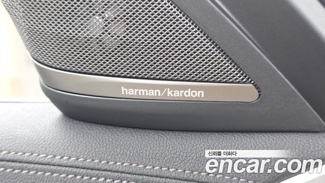 BMW 5-Series 2023 — photo 20