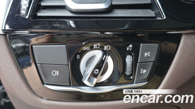 BMW 5-Series 2023 — photo 21
