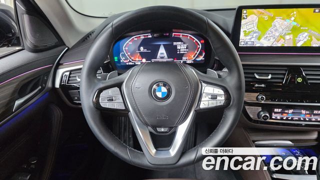 BMW 5-Series 2023 — photo 23