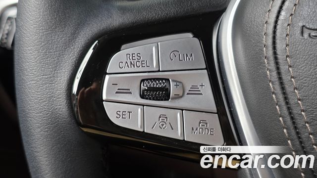 BMW 5-Series 2023 — photo 24