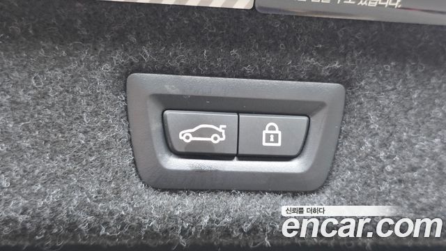 BMW 5-Series 2023 — photo 37