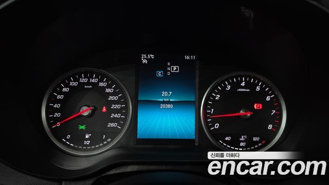 Mercedes-Benz C-Class 2019 — photo 11