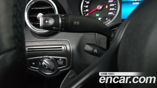 Mercedes-Benz C-Class 2019 — photo 23