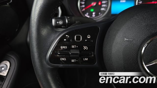 Mercedes-Benz C-Class 2019 — photo 24