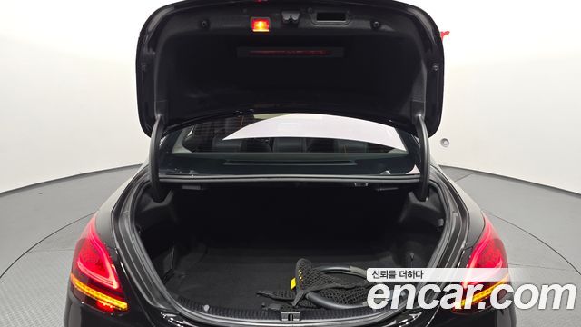 Mercedes-Benz C-Class 2019 — photo 26