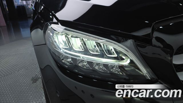 Mercedes-Benz C-Class 2019 — photo 8