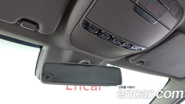 Mercedes-Benz C-Class 2019 — photo 27