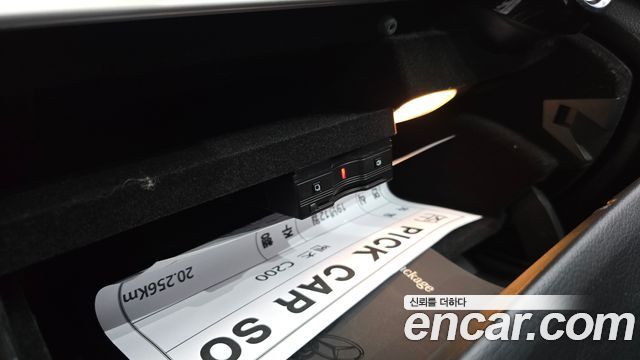 Mercedes-Benz C-Class 2019 — photo 28