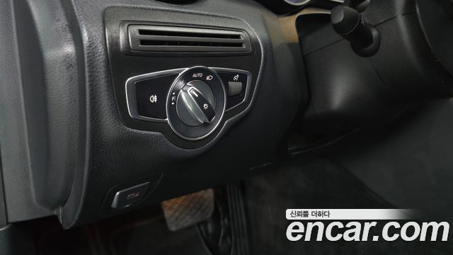 Mercedes-Benz C-Class 2019 — photo 29