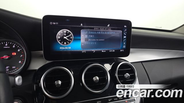 Mercedes-Benz C-Class 2019 — photo 31