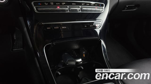 Mercedes-Benz C-Class 2019 — photo 32