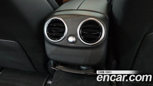 Mercedes-Benz C-Class 2019 — photo 35