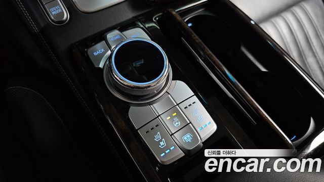 Genesis G90 2019 — photo 12