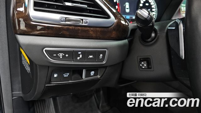 Genesis G90 2019 — photo 25