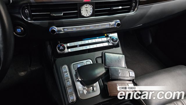 Genesis G90 2019 — photo 26
