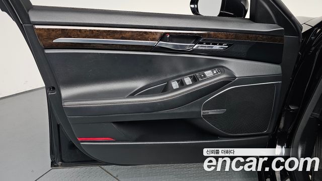 Genesis G90 2019 — photo 14