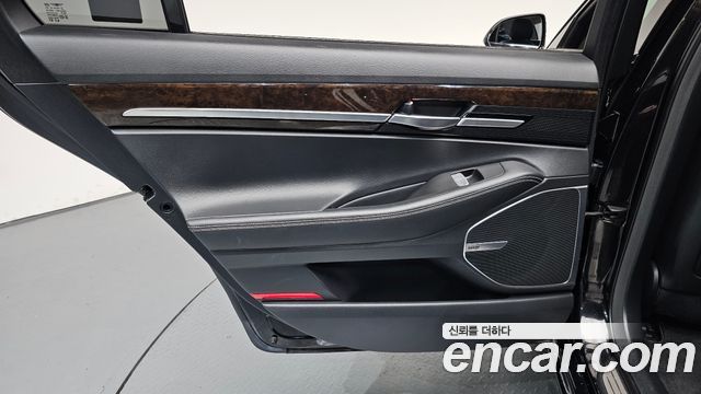 Genesis G90 2019 — photo 15