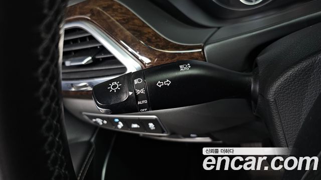 Genesis G90 2019 — photo 27