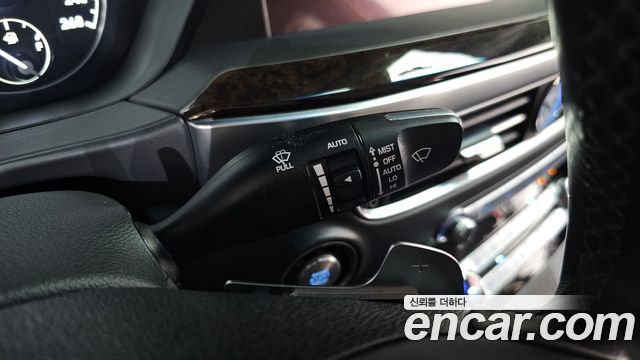 Genesis G90 2019 — photo 28
