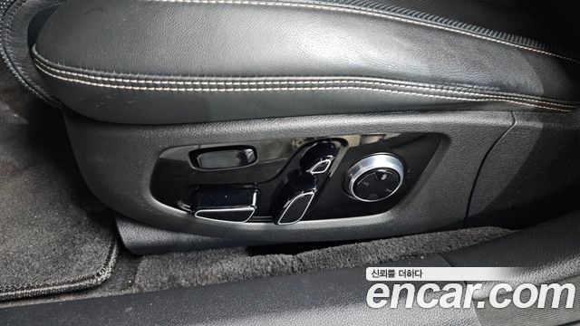 Genesis G90 2019 — photo 29