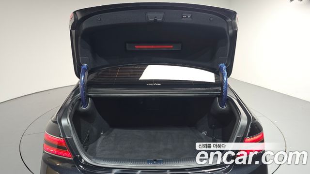 Genesis G90 2019 — photo 32