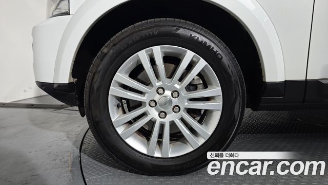 Land Rover Discovery 2014 — photo 5