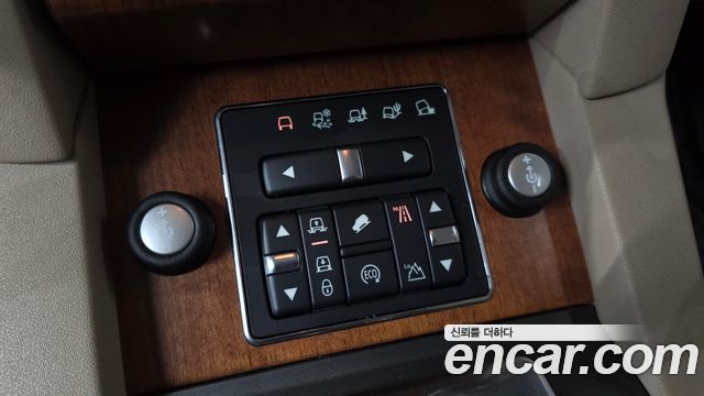 Land Rover Discovery 2014 — photo 12