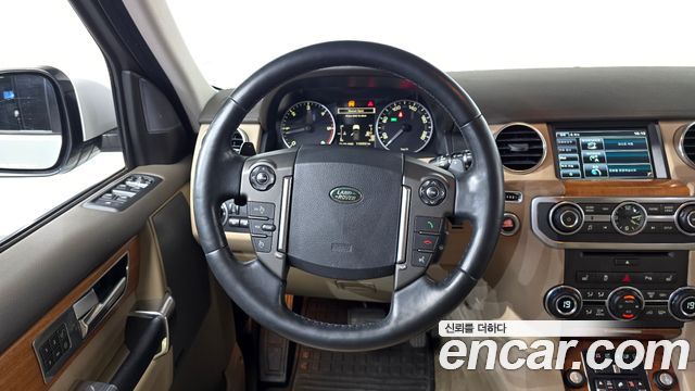 Land Rover Discovery 2014 — photo 14