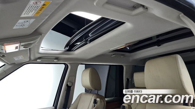Land Rover Discovery 2014 — photo 17