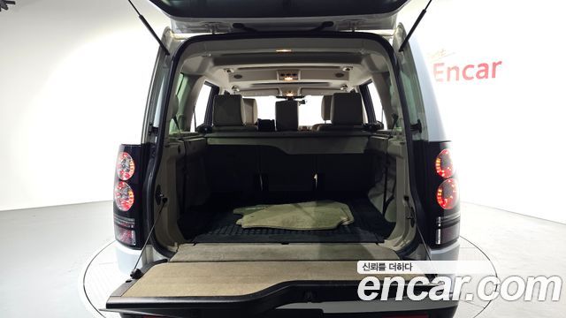 Land Rover Discovery 2014 — photo 18