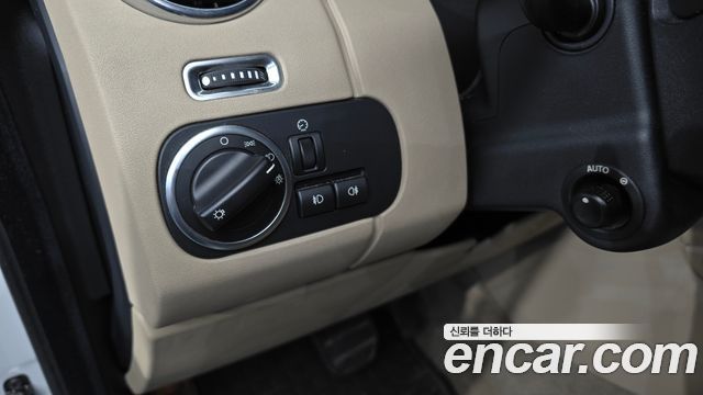 Land Rover Discovery 2014 — photo 20