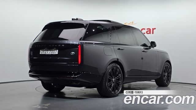 Land Rover Range Rover 2023 — photo 2