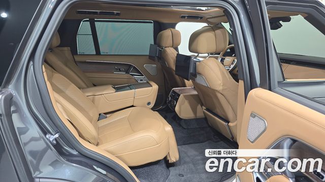 Land Rover Range Rover 2023 — photo 11