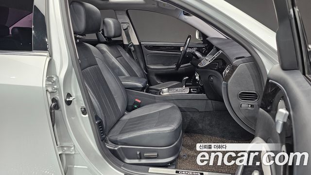 Hyundai Genesis 2014 — photo 16