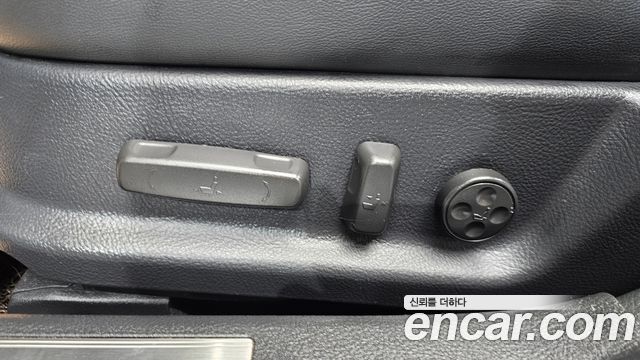 Hyundai Genesis 2014 — photo 31