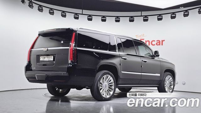 Cadillac Escalade 2017 — photo 2