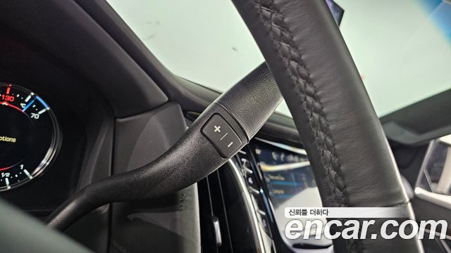 Cadillac Escalade 2017 — photo 12