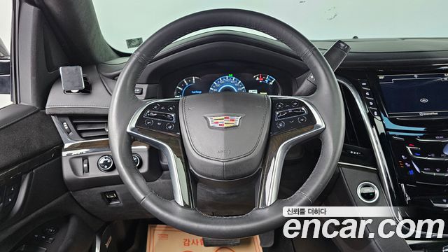 Cadillac Escalade 2017 — photo 19