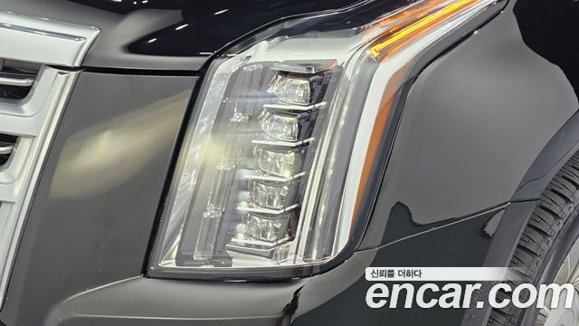 Cadillac Escalade 2017 — photo 8
