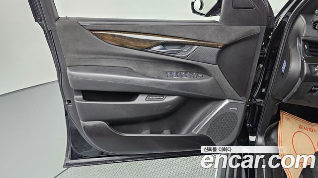 Cadillac Escalade 2017 — photo 14