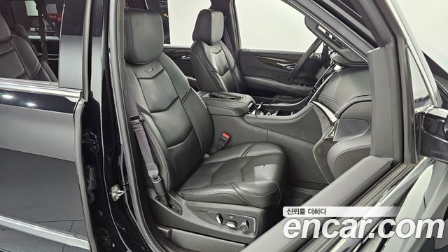 Cadillac Escalade 2017 — photo 16