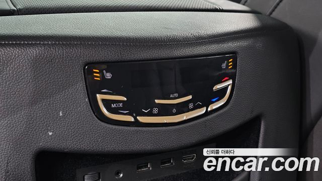 Cadillac Escalade 2017 — photo 31