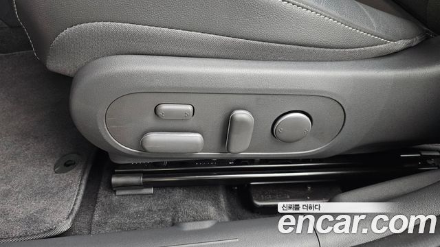 Hyundai Kona 2023 — photo 32